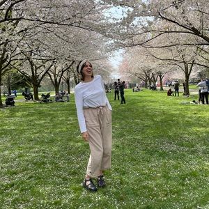 Meet your Posher, Aina